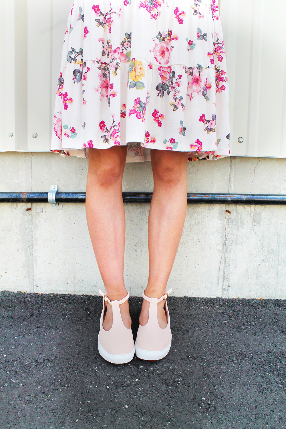 Summer Dresses and Shoes at Real Deals on Home Decor Summer Dresses and Shoes at Real Deals on Home Decor